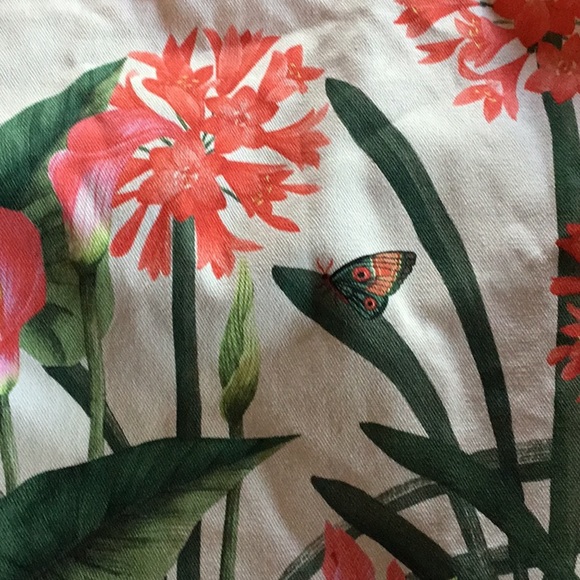 NWOT Printed Tote - Picture 2 of 4